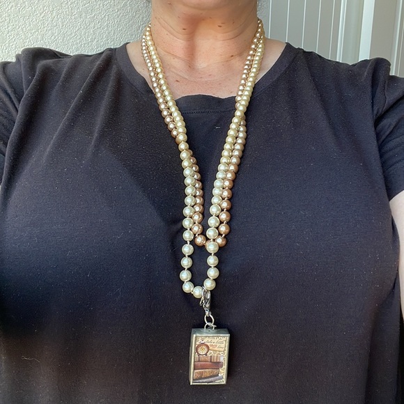 Jewel Kade Pearl Necklace with charm - Picture 3 of 8